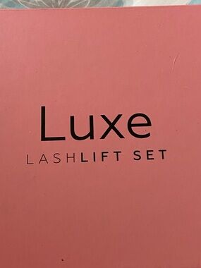 Luxe Eyelash Kit - Pink and Black Packaging